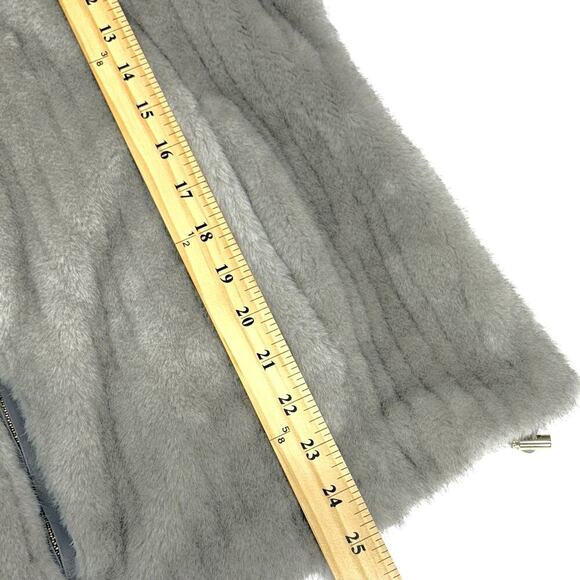 Via Spiga Women’s Size Small Faux fur Reversible Vest Light Gray - Picture 14 of 14